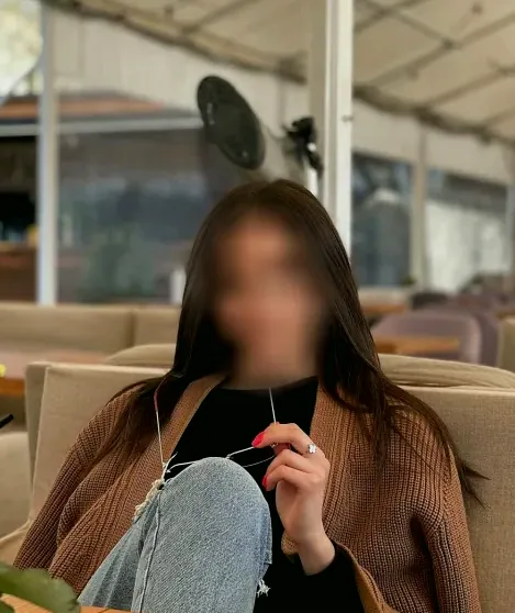 Anna, 26