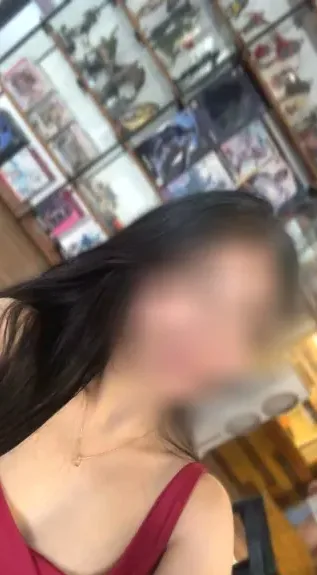 Diana, 28