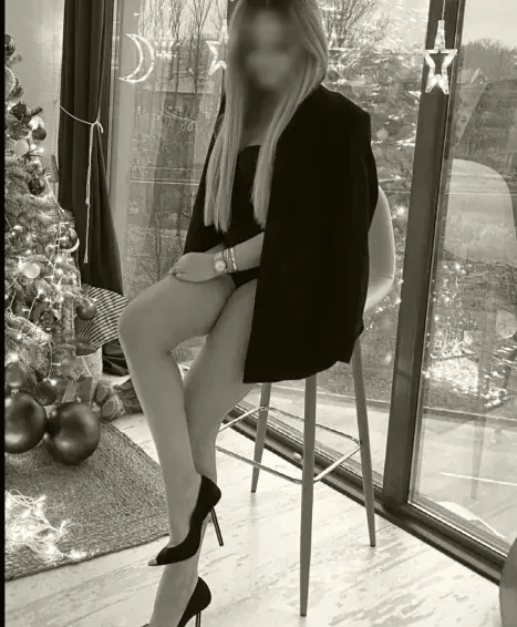 Emilia, 36