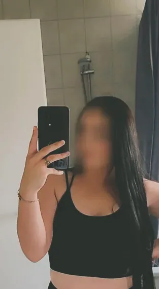 Jana, 28