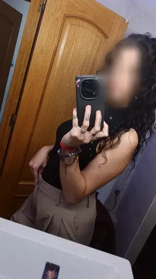 Josephine, 34