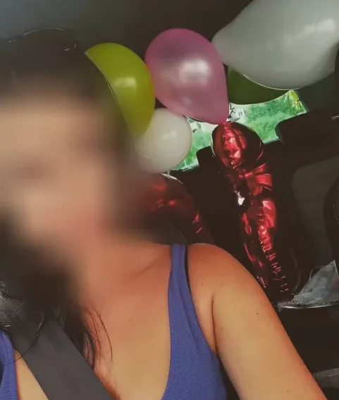 Lara, 24