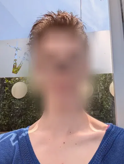 Lilly, 22