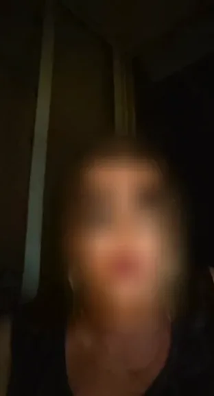 Manuela, 34