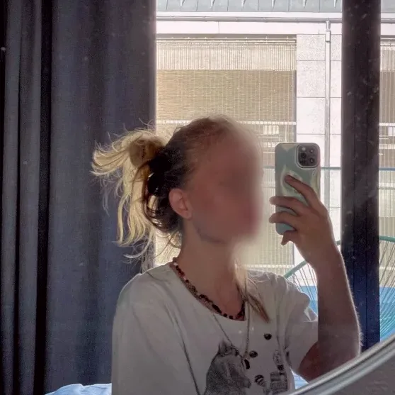 Marie, 19