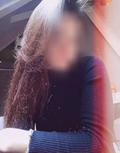 Nicole, 35