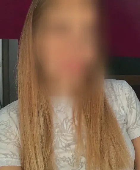 Nora, 24