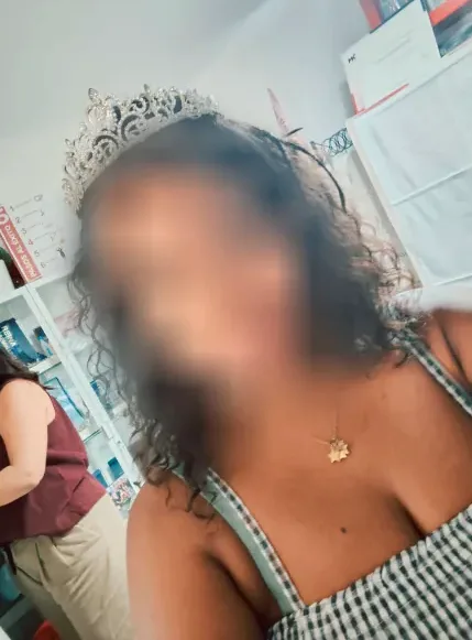 Paula, 37