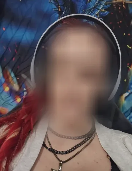 Pauline, 36