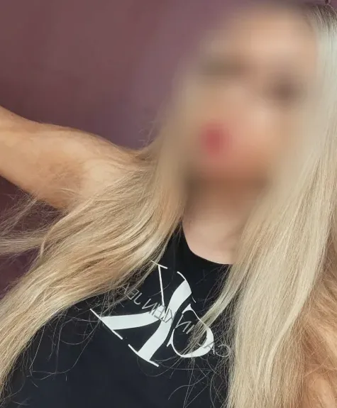 Yasmin, 24